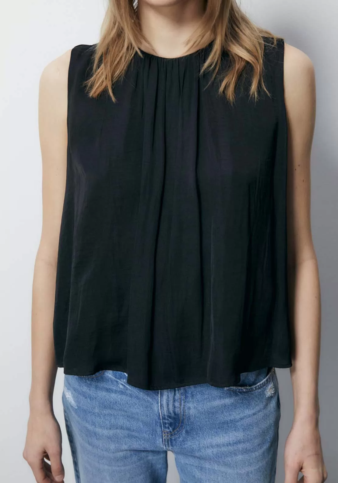 Sleeveless Fluid Pleated Top