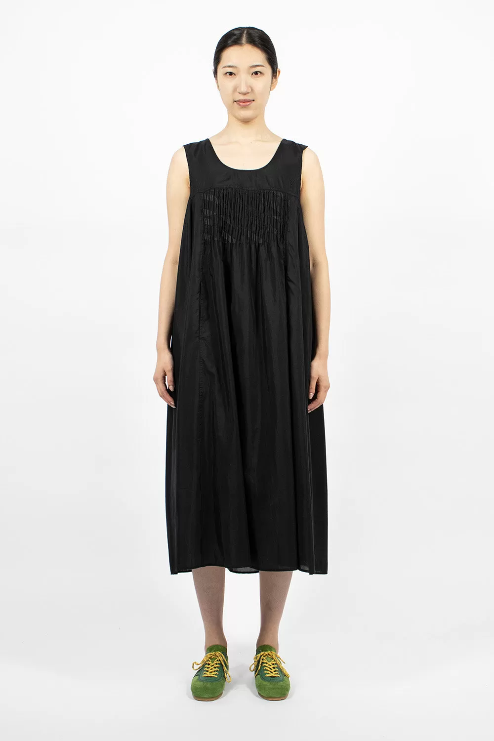 Sleeveless Pleated Embroidery Dress Black